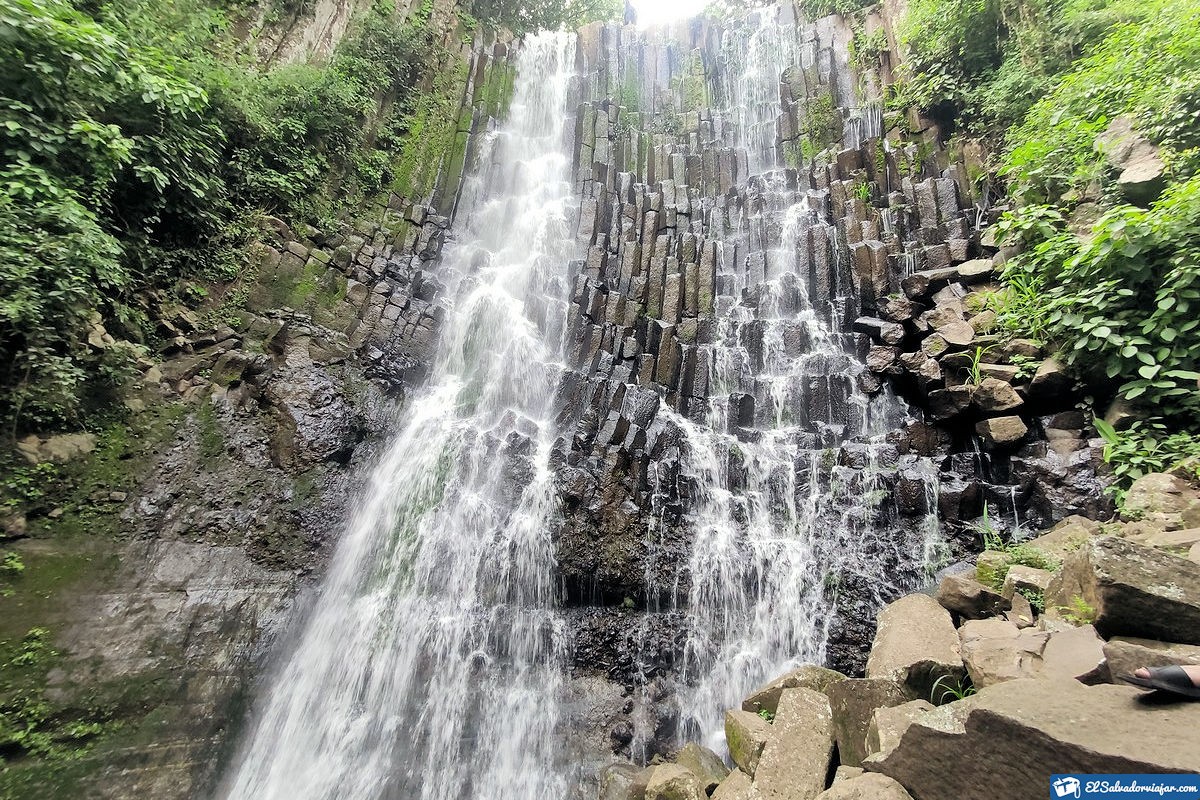 Cascada Los Tercios